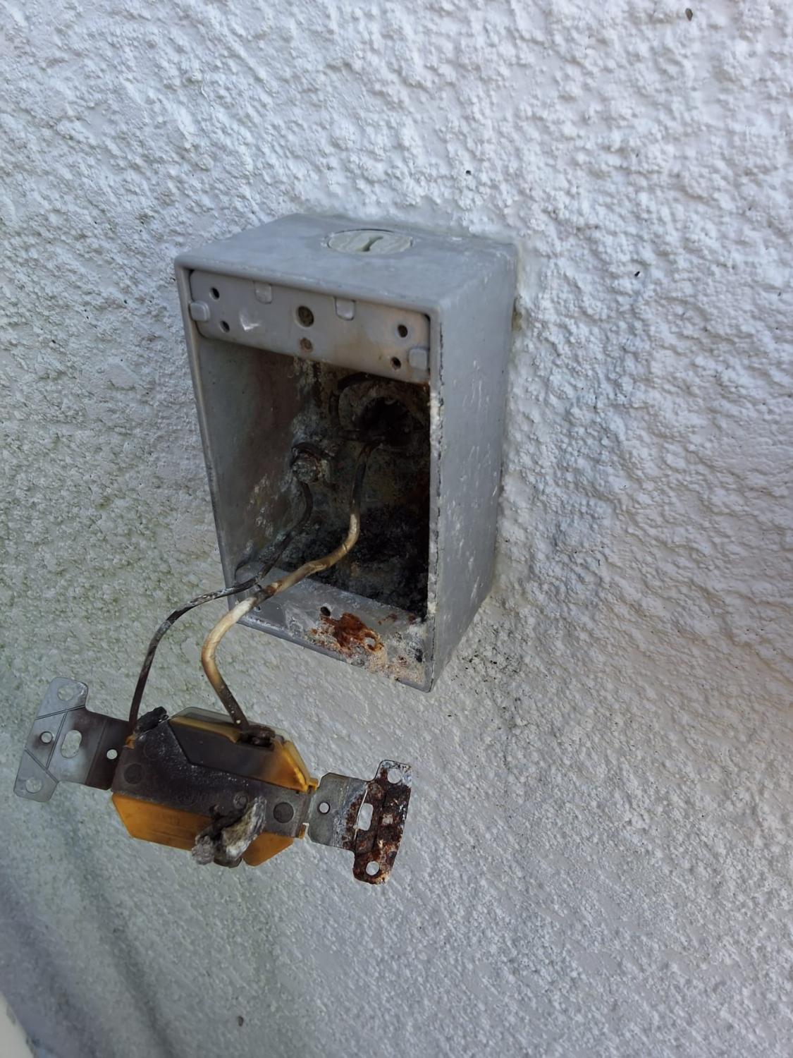 Burnt Outlet Replacement Near Water Heater – Cape Coral, FL