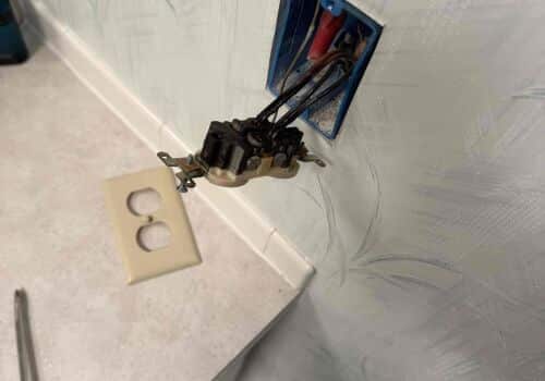 Outlet Troubleshooting and Repair – Master Bedroom and Lanai – Fort Myers, FL