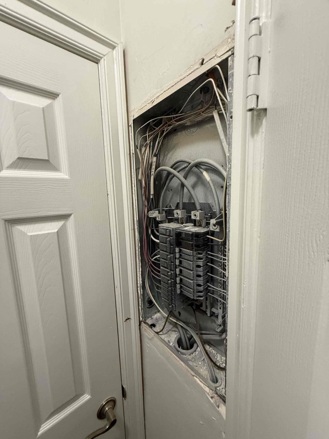 Fort Myers FL electrician Coharbor Electric Whole Home Surge Protection Installation – Fort Myers, FL