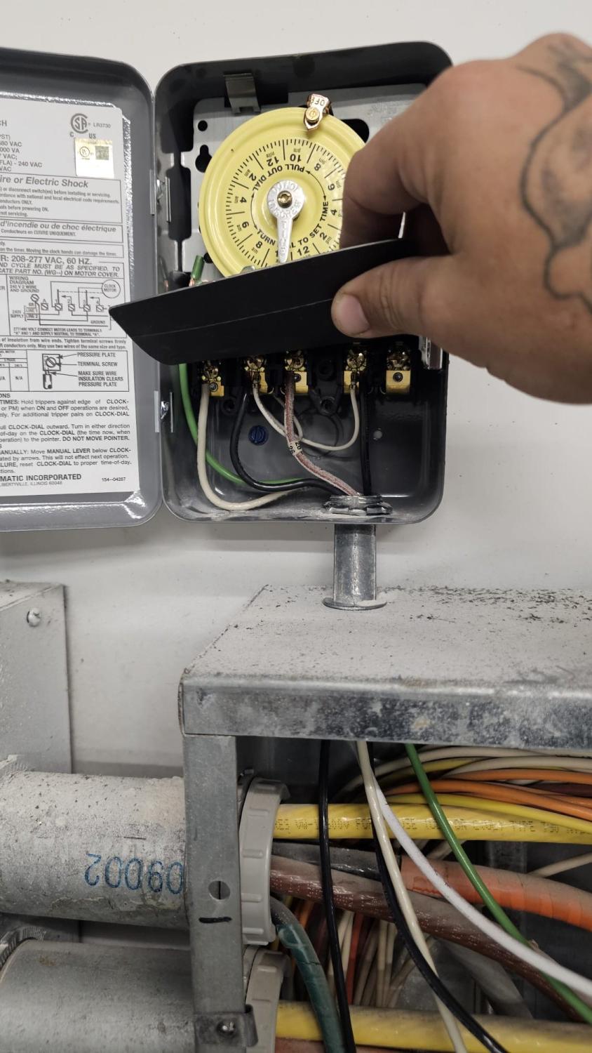 Time Clock Installation for Fish Tank Display Lighting – Fort Myers, FL